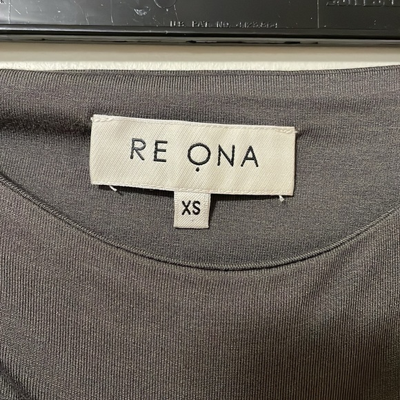 Re Ona - Signature Long Sleeve Top - Charcoal - XSmall - Picture 4 of 4
